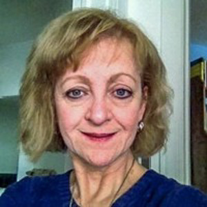 Cynthia Comacchio's headshot